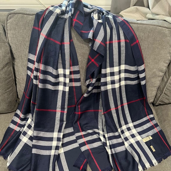 Burberry Large Cashmere scarf - Picture 1 of 7